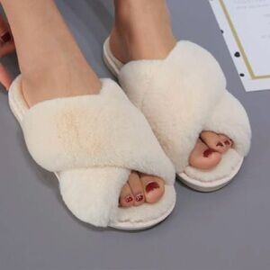 Women’s White Bridal Slippers